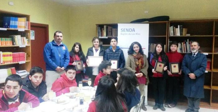 Masters College de Valdivia ganó concurso de frases radiales preventivas