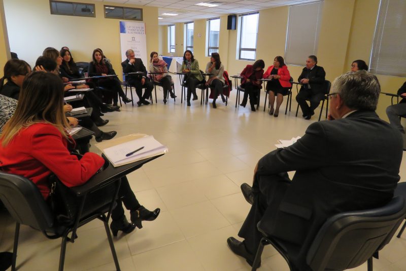 SENDA Araucanía junto al Poder Judicial y organismos de justicia y prevención reflexionan sobre el impacto de los Tribunales de Tratamiento de Drogas en Temuco