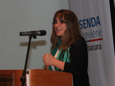 Directora de SENDA RM encabeza seminario sobre marihuana
