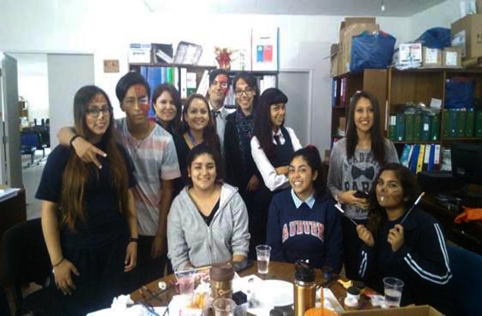 Jóvenes voluntarios trabajan junto a oficina comunal de SENDA la prevención de alcohol y otras drogas