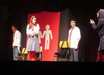 En Talagante 180 estudiantes asisten a obra de teatro que llama a la prevención