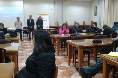 Previene La Cisterna capacita a comunidad de Liceo Salesiano Manuel Arriarán Barros