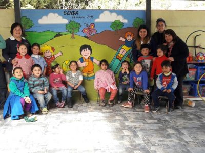 Con pintura y pincel niños dicen no a las drogas en Jardín Infantil de Cahuil