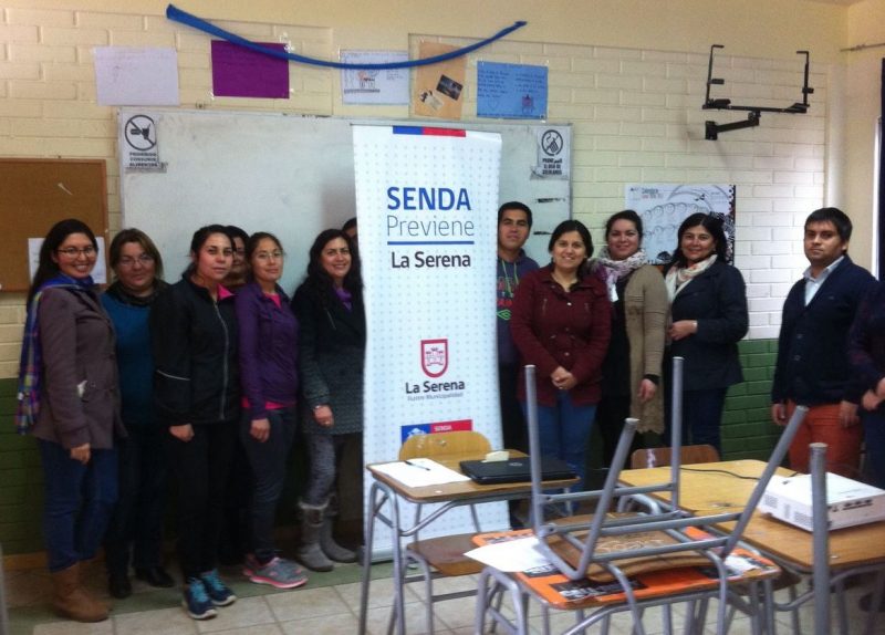 Realizan talleres para reforzar el rol parental en La Serena