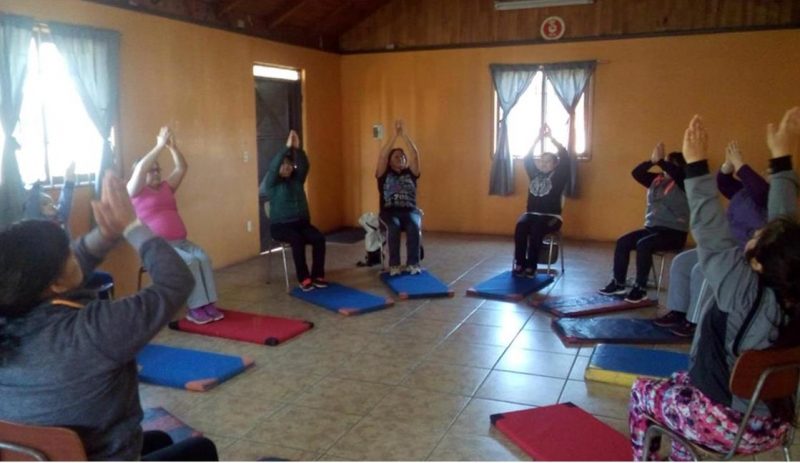 SENDA Previene de Temuco potencia talleres de yoga en barrios de la comuna