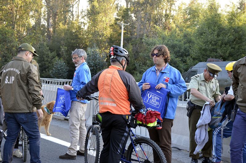 Senda, Coraset y Carabineros realizan campaña de Prevención en Ruta 68 dirigida a ciclistas y peatones en dirección a Lo Vásquez