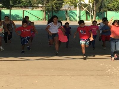 Niños y niñas de Talagante disfrutan con talleres de verano organizados por el Previene