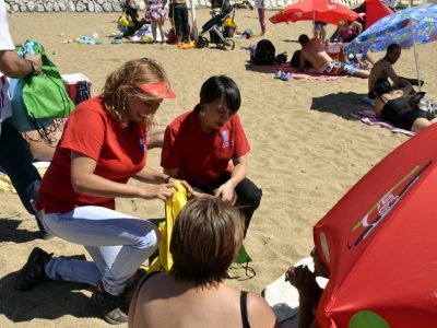 SENDA lanzó campaña  de verano “Más conversación, menos riesgo” en playa Las Torpederas de Valparaíso
