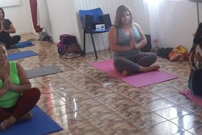 SENDA Previene Quintero realiza talleres de Hatha Yoga en conjunto con la Corporación Municipal de Deportes