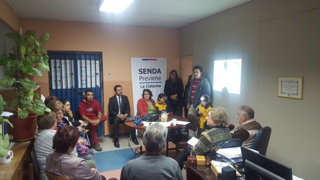 Mesa Comunitaria de La Cisterna realiza encuentro con el SENDA Previene