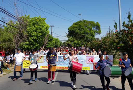 Vecinos y vecinas participan masivamente del Carnaval de la Prevención