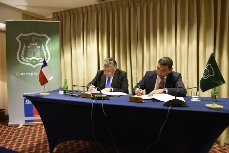 SENDA firma convenio con Gendarmería para desarrollar y fortalecer acciones preventivas