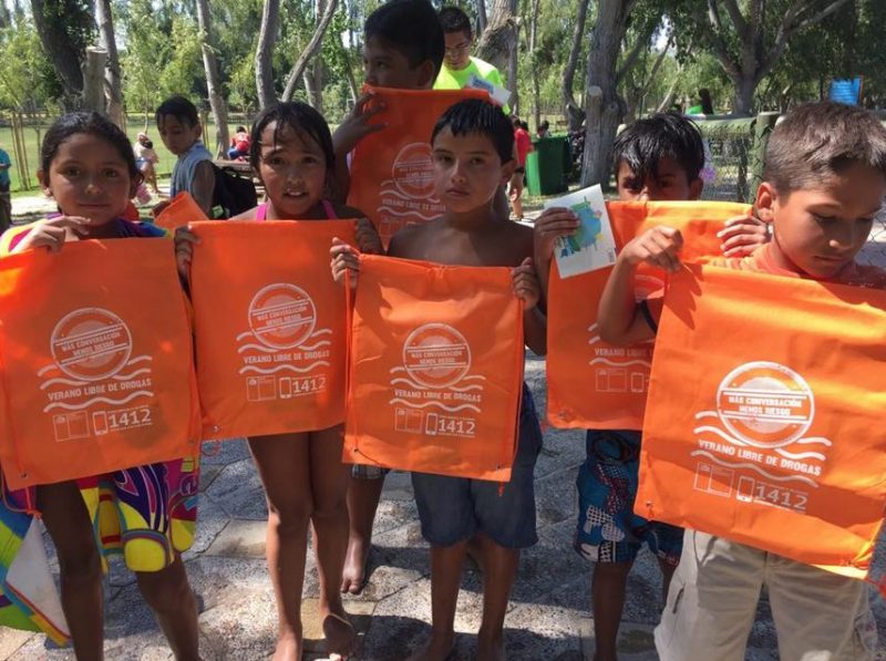 Niños, niñas y adolescentes de Isla de Maipo se informan sobre campaña «Verano Libre de Drogas»