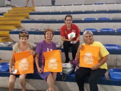 SENDA Previene Ñuñoa dialoga con adultos mayores sobre campaña Verano Libre de Drogas