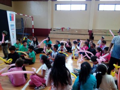 Estudiantes del programa Actuar a Tiempo de SENDA Previene La Unión realizaron actividades recreativas con niños y niñas de la Escuela de Verano