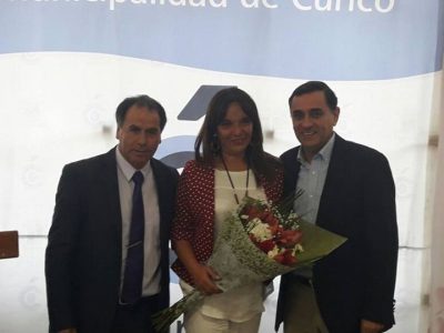 Directora regional fue reconocida como mujer que ha aportado para el desarrollo de la comuna de Curicó