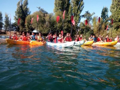 Estudiantes del Programa Actuar a Tiempo de La Unión disfrutaron de bajada en kayak por el Río Bueno