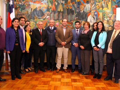 Colegios municipales firman convenio de prevención con SENDA Previene Linares