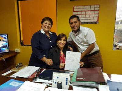 Establecimientos educacionales de La Cisterna firman carta de compromiso con SENDA
