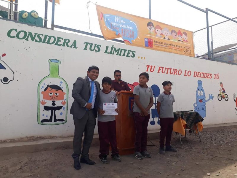 Escolares de Tarapacá pintaron mural preventivo del consumo de alcohol