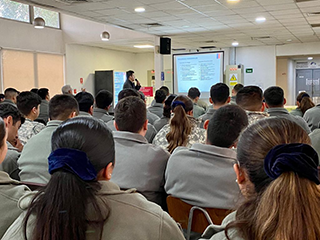 SENDA Previene de Pudahuel realizó charla a funcionarios/as de la FACH