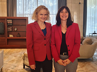 Directora de SENDA se reúne con titular del NIDA de Estados Unidos