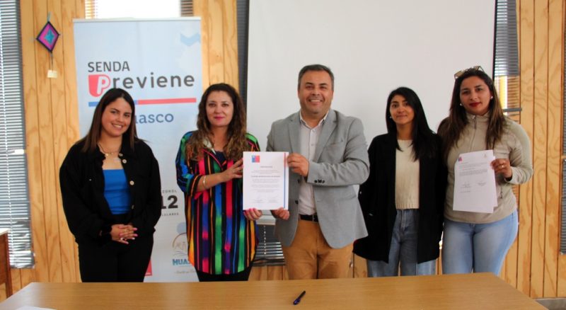 SENDA Atacama y municipalidad de Huasco firman Política Preventiva