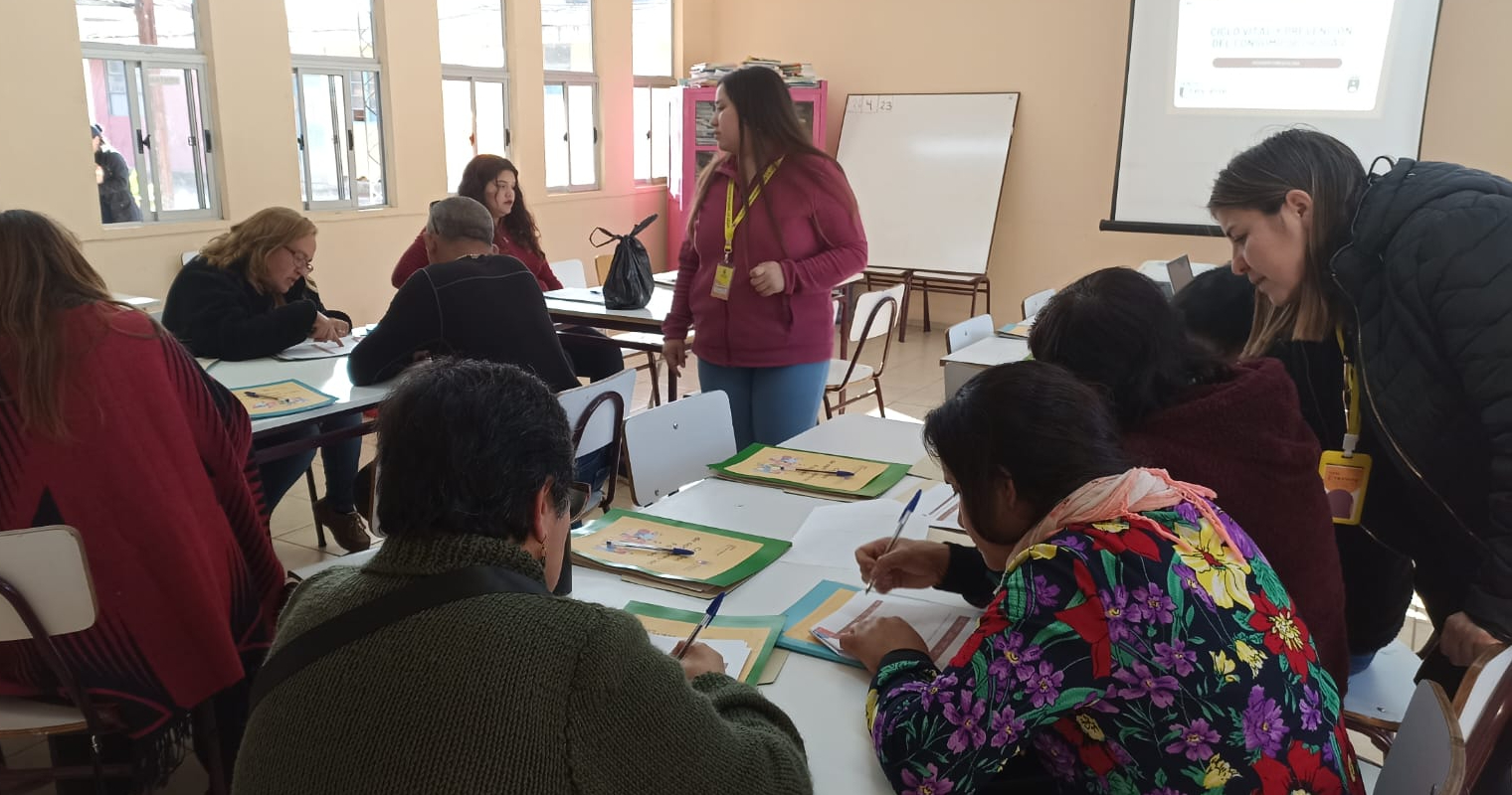 Con talleres SENDA refuerza parentalidad positiva en más de 800 padres y madres de la región