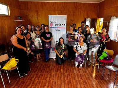 Con conversatorio de campaña “Esto es sin juzgar” Senda conmemoró Día de la Mujer en comunidad