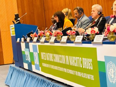Chile lidera aprobación de histórica resolución sobre drogas en Comisión de Estupefacientes Naciones Unidas