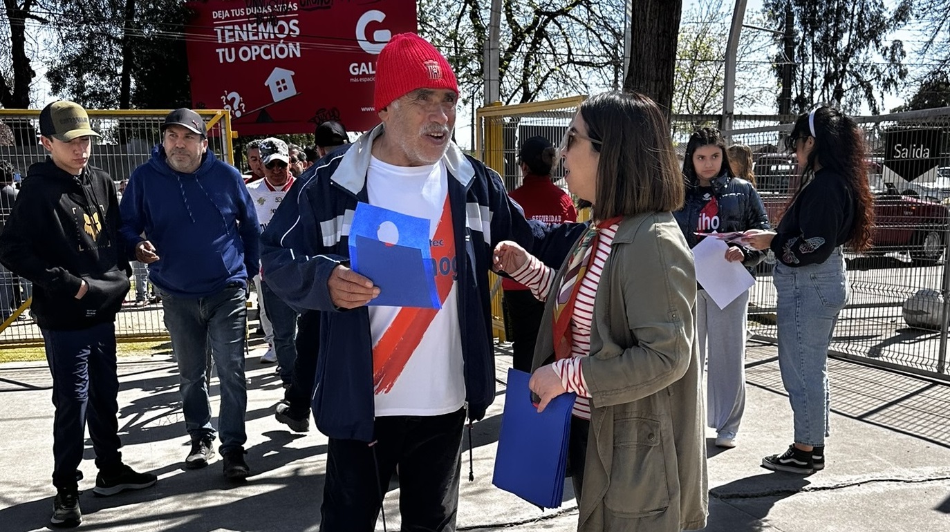 Hasta estadio “La Granja” de Curicó llegó campaña de Fiestas Patrias “El Otro Plan”