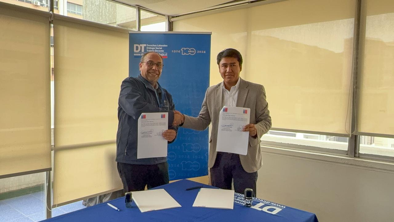 Dirección Regional del Trabajo y SENDA Valparaíso firman convenio de colaboración para la prevención del consumo de drogas en espacios laborales