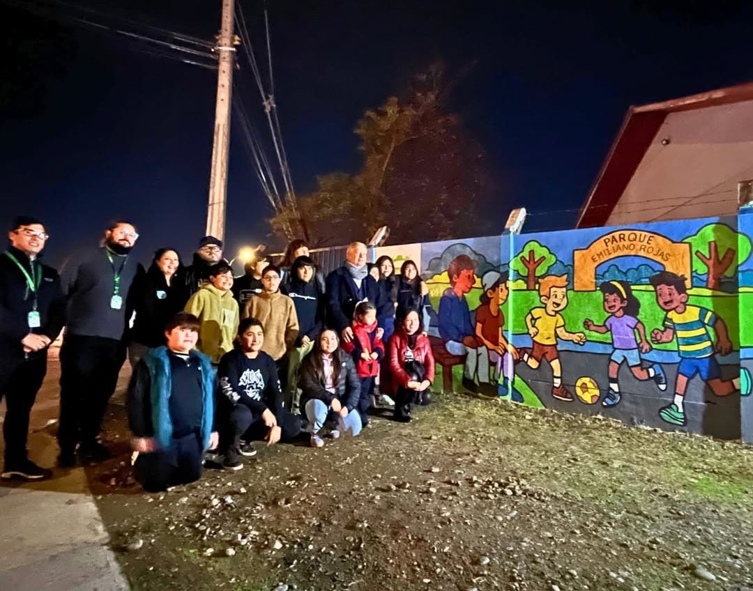 Con inauguración de mural SENDA cierra primera etapa de programa preventivo en barrios en sector Santa Fe de Curicó