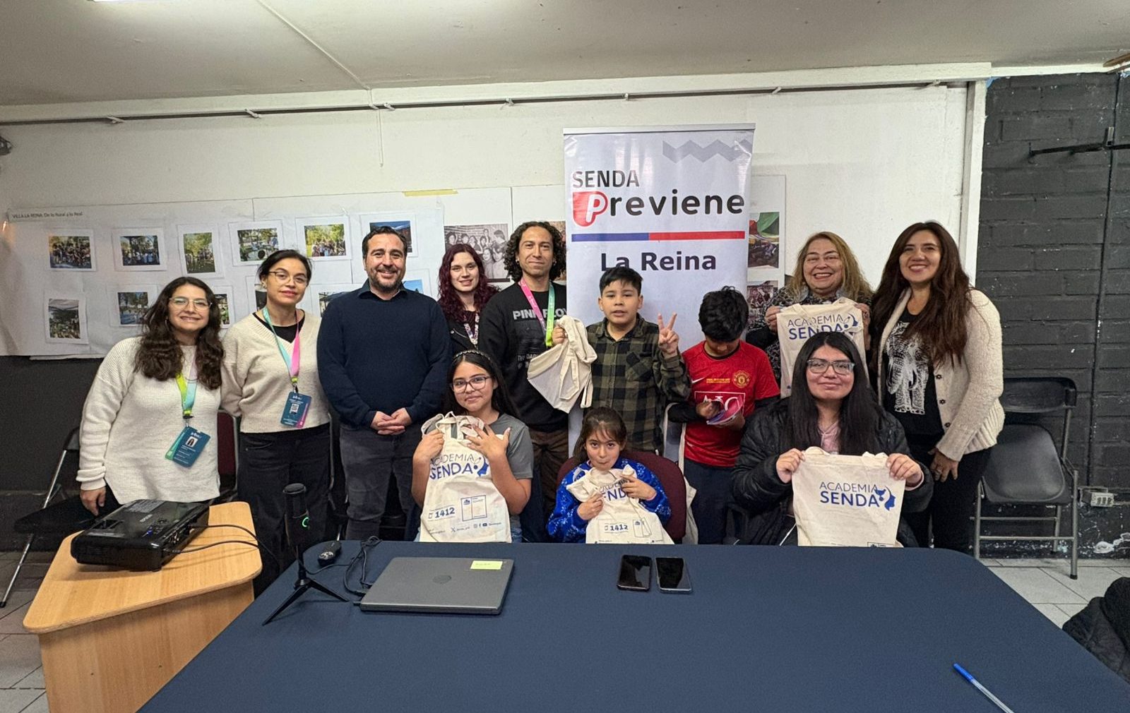 En La Reina se realizó conversatorio en el contexto del Día de las Familias