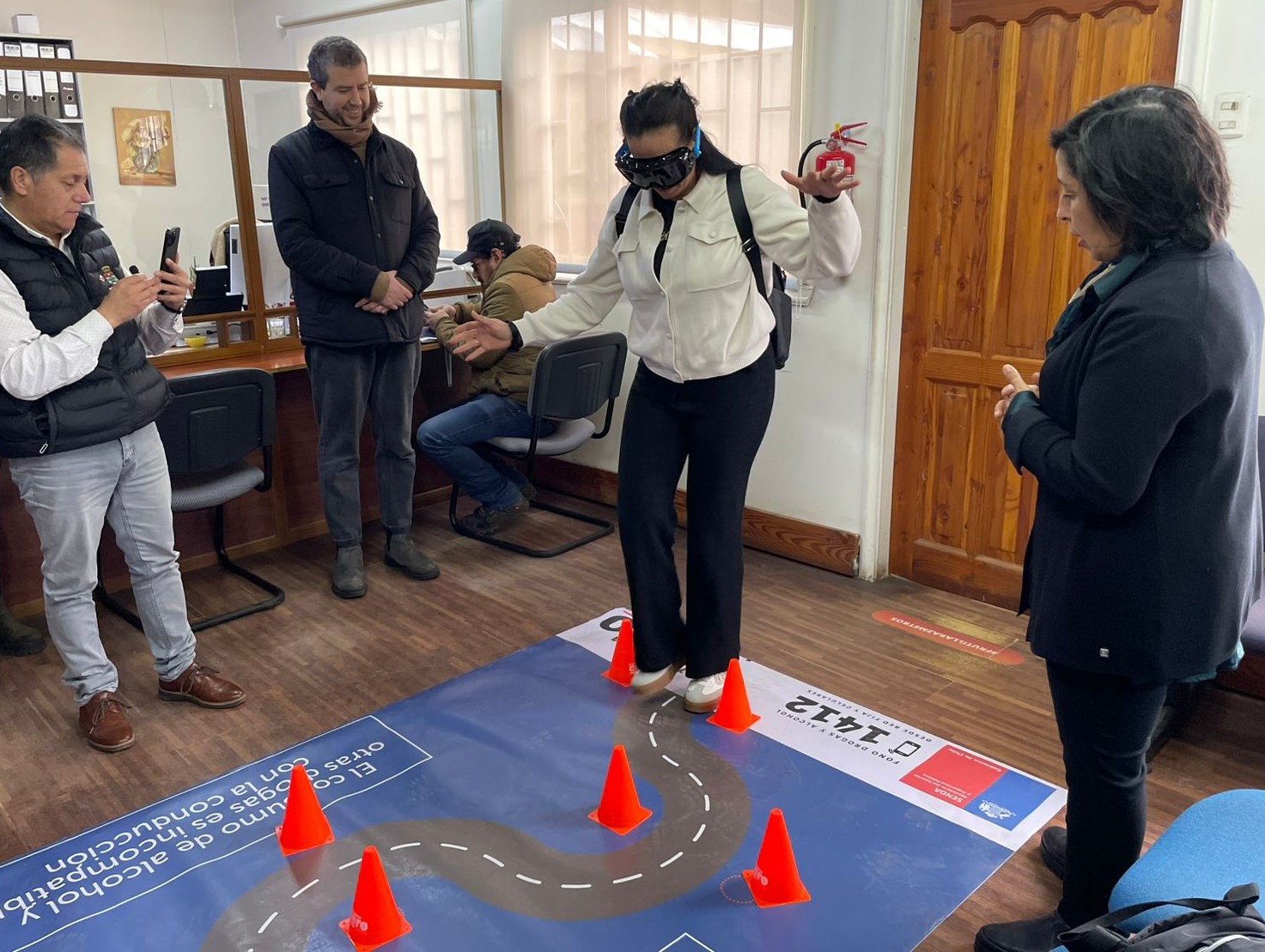 Con equipos de simulación sensibilizan sobre los riesgos del consumo de alcohol y otras drogas en la conducción