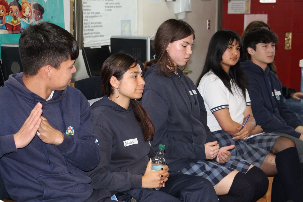 Jóvenes de Chañaral participan en diálogo comunitario con SENDA e INJUV Atacama