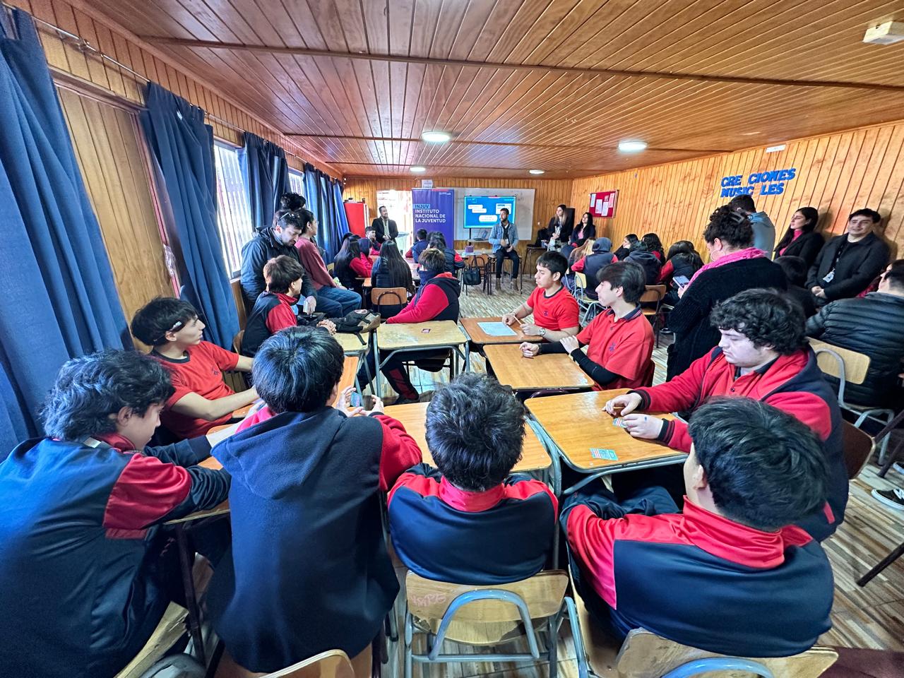 SENDA Maule e INJUV realizan nuevo diálogo con estudiantes sobre su bienestar