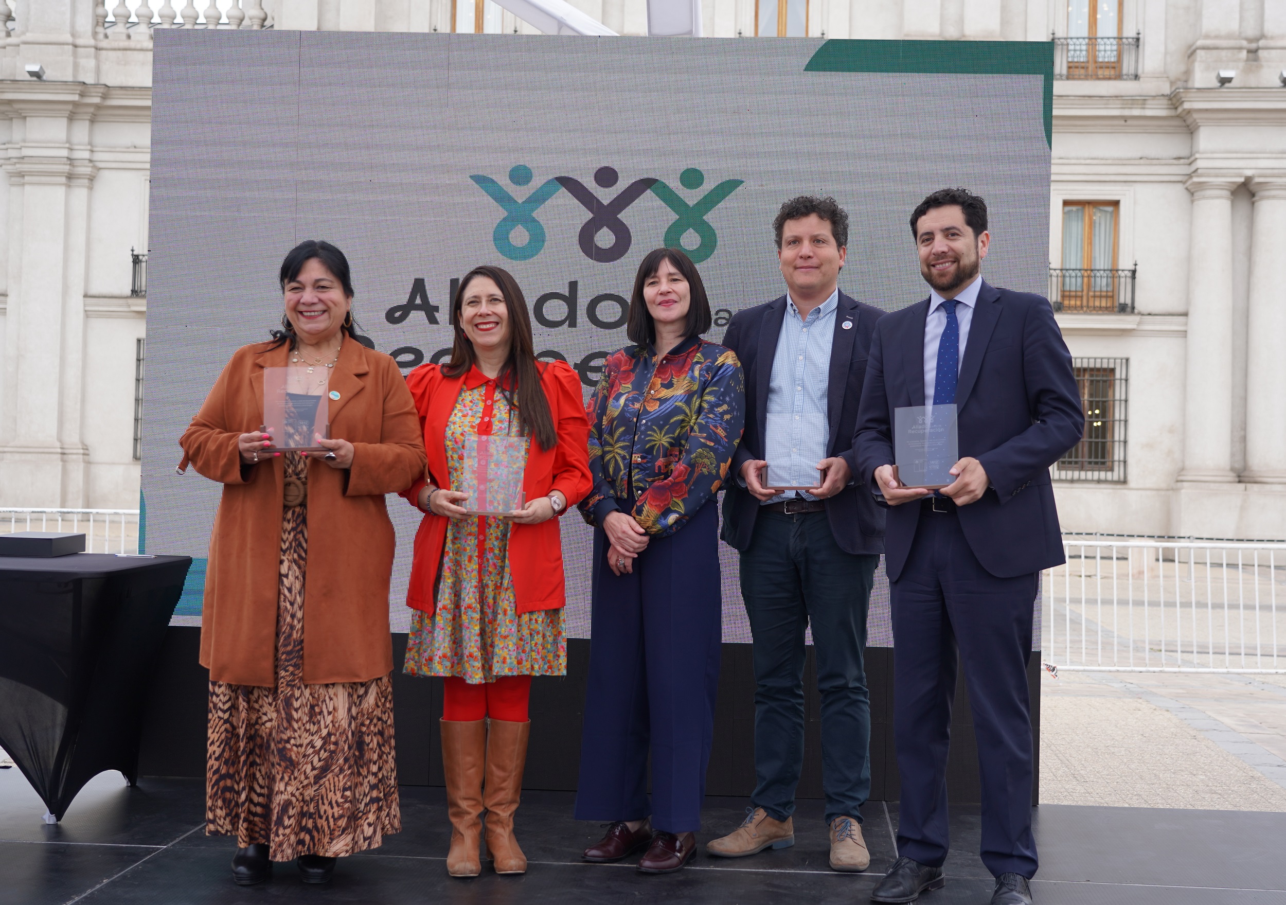 SENDA reconoce a 100 aliados y aliadas por la inclusión y acompañamiento de personas en proceso de recuperación