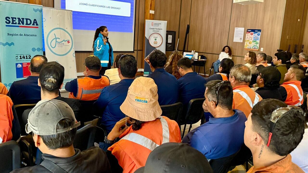 SENDA Atacama realiza taller preventivo en mina Mantoverde