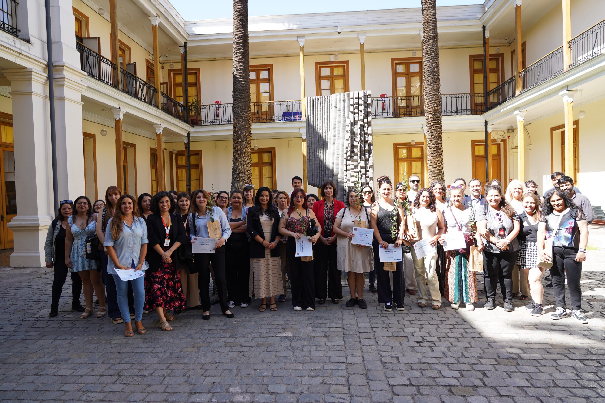 SENDA reconoce a mujeres participantes del Programa de Orientación Sociolaboral en el marco del Día Internacional de la Mujer